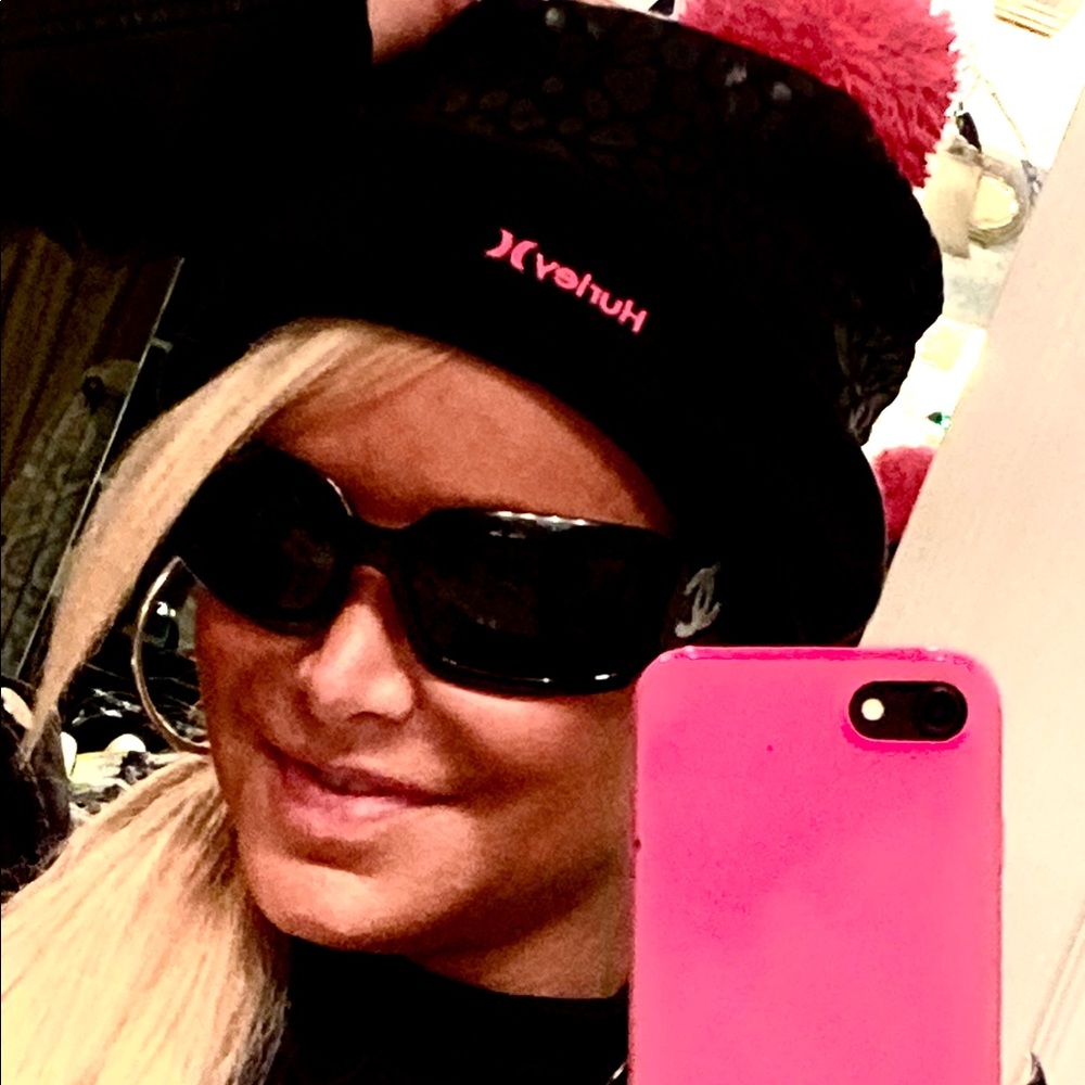 HURLEY BEANIE!! Neon pink/Black.